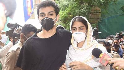 सुशांत केस: रिया और उनके भाई की जमानत याचिका खारिज, कोर्ट ने कहा-'रिहाई पर मिट सकते हैं सबूत'