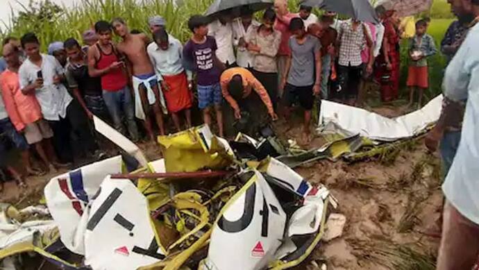 खराब मौसम के चलते एयरक्राफ्ट खेत में गिरा, ट्रेनी पायलट की मौत