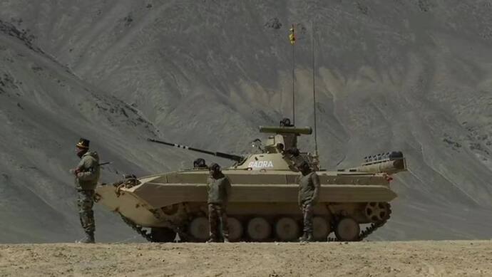 भारत-चीन सीमा विवाद : भारत के टी-90 टैंकों के सामने युद्ध में टिक नहीं पाएंगे चीन के हल्के टैंक