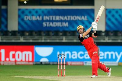 डिविलियर्स-देवदत्त और शिवम दुबे ने ली मुंबई के गेंदबाजों की खबर, 42 गेंद पर ठोक डाले 105 रन; देखें Photos