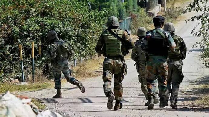 जम्मू-कश्मीर: एनकाउंटर में सुरक्षाबलों ने एक आतंकी को मार गिराया, एके 47 बरामद, सर्च ऑपरेशन जारी