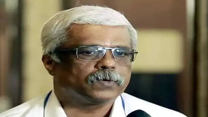 केरल: गोल्ड स्मगलिंग केस में सीएम के सचिव एम. शिवशंकर समेत सीपीआई (एम) सचिव का बेटा भी गिरफ्तार