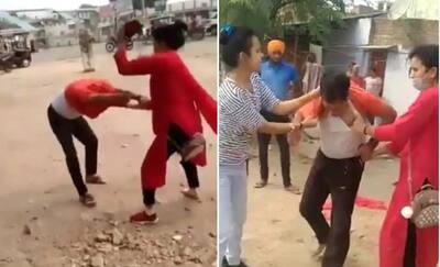UP में कांग्रेस जिला अध्यक्ष ने कर दी ऐसी शर्मनाक हरकत, 2 लड़कियों ने बीच सड़क चप्पलों से कर दी पिटाई
