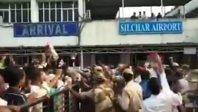 असम: एआईयूडीएफ चीफ की रैली में 'पाकिस्तान जिंदाबाद' के नारे लगे, स्वास्थ्य मंत्री हिमंत बिस्वा ने की निंदा