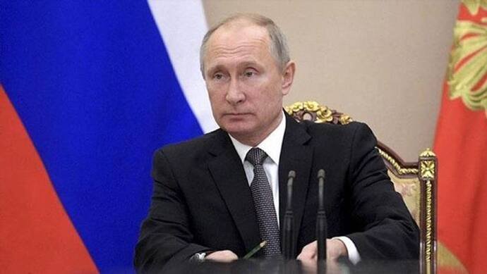 रूस के राष्ट्रपति का पद छोड़ेंगे पुतिन, बीमारी के चलते गर्लफ्रेंड और बेटियां डाल रहीं दबाव