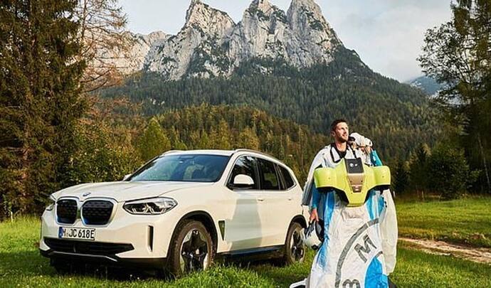 BMW ने बनाई उड़ने वाली इलेक्ट्रिक जैकेट, पहनते ही हवा में 10 हजार फीट की ऊंचाई पर खाने लगेंगे गोते