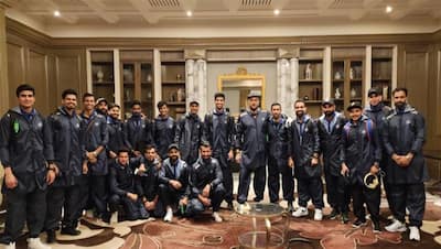 नीला मास्क और नीली PPE किट वाली जर्सी पहने ऑस्ट्रेलिया रवाना हुई टीम इंडिया, फैंस ने दी कोहली को नसीहत