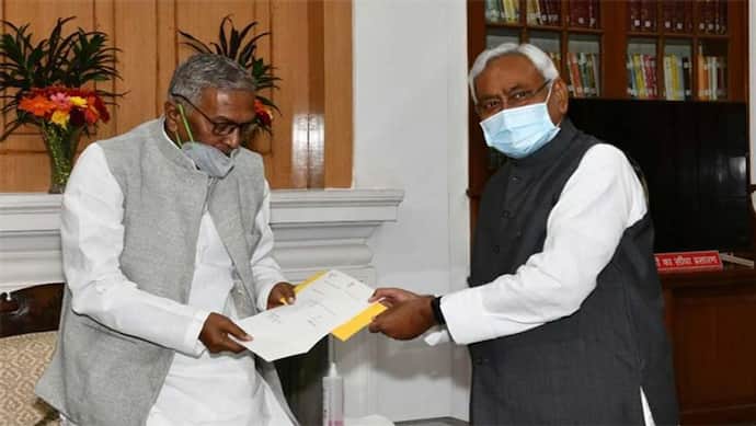 बिहार: नीतीश कुमार ने CM पद से दिया इस्तीफा, दो दिन बाद होगा नए मुख्यमंत्री के नाम का ऐलान