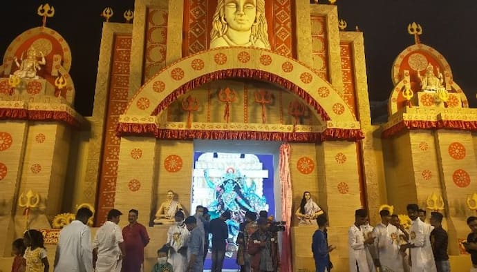 পঞ্চাশতম বর্ষে ফিরল পুরনো জৌলুস, রামপুরহাটের এই কালীপুজোর থিম মাদুর শিল্প