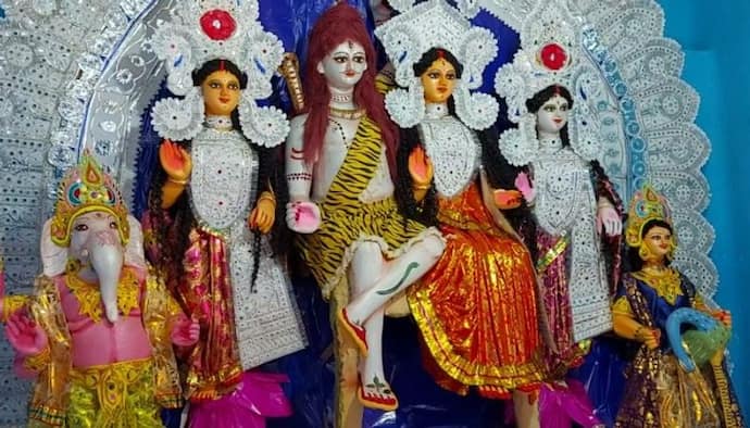 Goddess Durga is worshipped on the night of Kali Puja in Bankura BTG