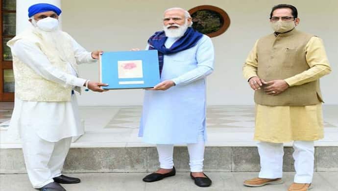 PM मोदी ने किया गुरुनानक देव के जीवन पर आधारित किताब का विमोचन