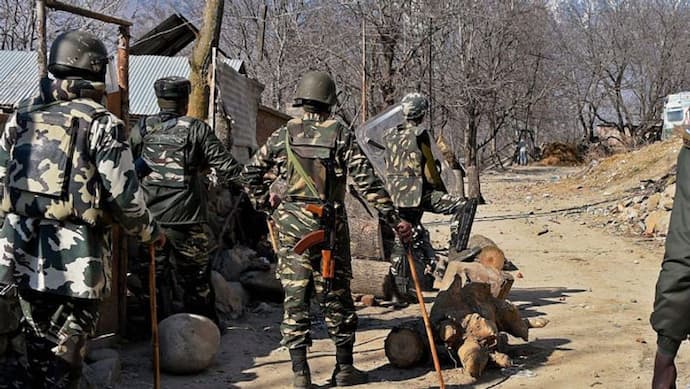 जम्मू-कश्मीर के कुलगाम में आईईडी ब्लास्ट, सुरक्षाबलों ने  शुरू  किया तलाशी अभियान