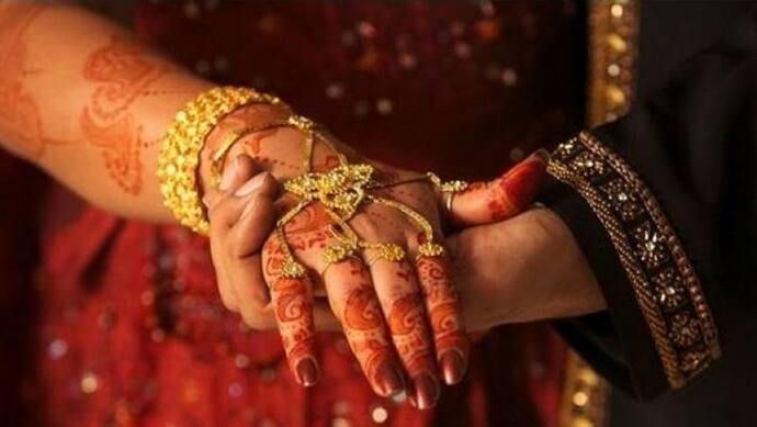 गर्लफ्रेंड से शादी के लिए मुस्लिम लड़के ने हिंदू धर्म अपनाकर की शादी, अब लड़की के घरवालों से मिल रही धमकी