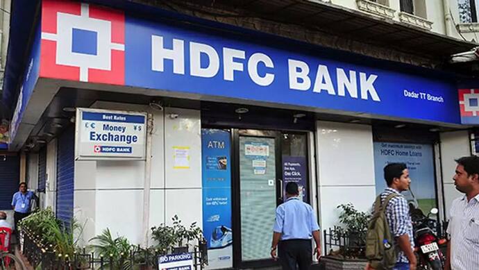 RBI ने HDFC  बैंक की डिजिटल सेवाओं के लॉन्च और नए क्रेडिट कार्ड पर लगाई रोक, जानें ग्राहकों पर क्या असर होगा?