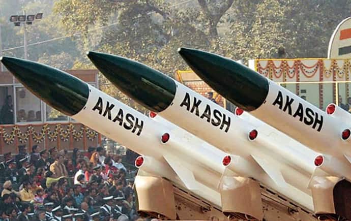 भारतीय वायुसेना ने LAC पर किया 10 आकाश मिसाइलों का सफल परीक्षण, चीन से तनाव के बीच ऐसे दिखाया दमखम