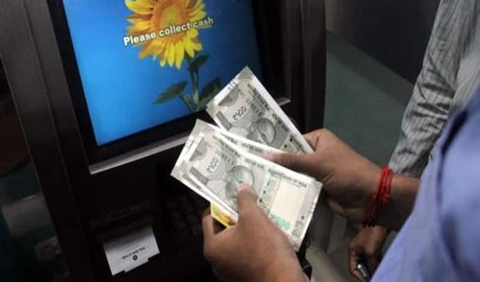 अगले महीने से ATM Transaction पड़ेगा महंगा, जानें फ्री लिमिट खत्‍म होने के बाद कितना लगेगा चार्ज