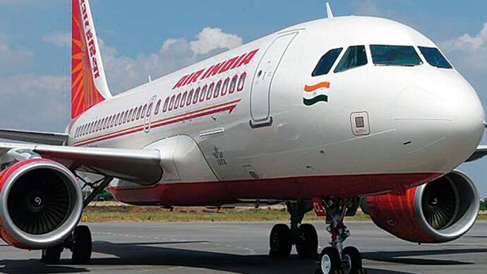 बुजुर्गों के लिए एयर इंडिया की डोमेस्टिक फ्लाइट्स के टिकट पर 50% की छूट, लेकिन पूरी करनी होगी ये शर्त