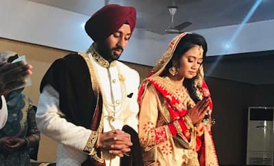 हॉकी कप्तान मनप्रीत ने विदेशी गर्लफ्रेंड़ से की शादी, तस्वीरों में देखिए 9 साल की लव स्टोरी हुई पूरी