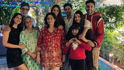 अमिताभ बच्चन ने नाती-पोती संग मनाया क्रिसमस, ऐश्वर्या राय की बेटी ऐसा इशारा करती आई नजर, Photos