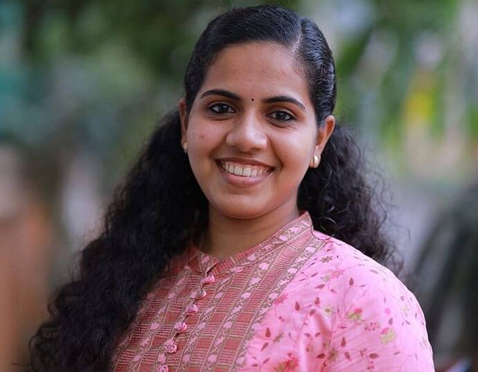 21 साल की स्टूडेंट बनीं देश की सबसे युवा मेयर, Indian Youth Day पर पढ़ें आर्या राजेंद्रन की कहानी