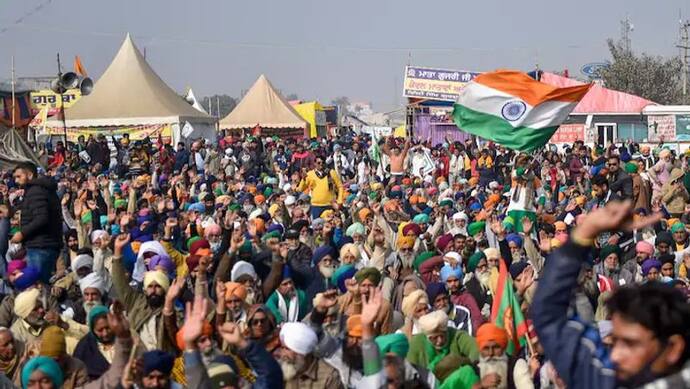 आंदोलन का 37वां दिन: सिंघु बॉर्डर पर 80 किसान संगठनों की बैठक जारी, आगे की रणनीति पर हो रही चर्चा