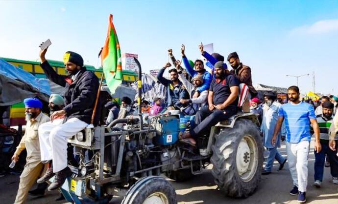 ट्रैक्टरों में हजारों किसान राजस्थान से हरियाणा में घुसे, पुलिस ने लाठीचार्ज कर दागे आंसू गैस गोले