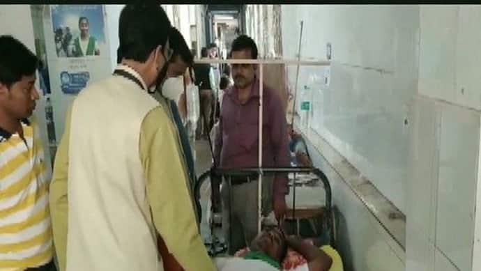 प. बंगाल: टीएमसी कार्यकर्ताओं ने किया हमला, 15 भाजपा समर्थक बुरी तरह घायल, हॉस्पिटल में भर्ती
