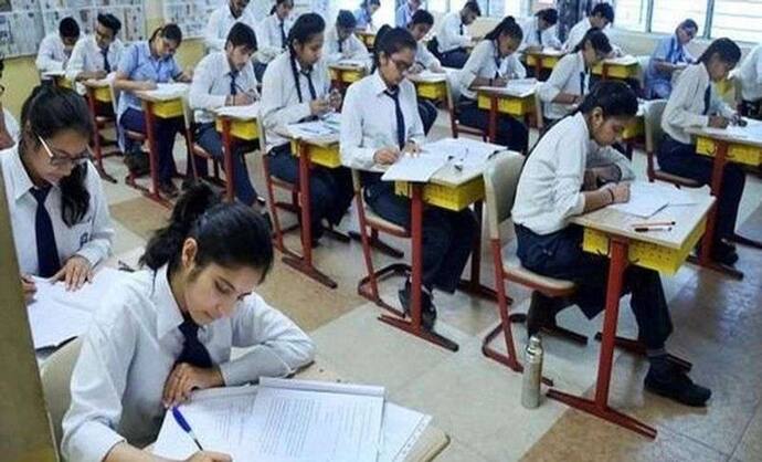 महाराष्ट्र में 10वीं की परीक्षाएं रद्द, मई के अंत में हो सकते हैं 12वीं के एग्जाम