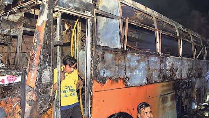 यात्रियों से भरी थी बस, बिजली के तार से हुई टच, करंट फैलने से 6 लोगों की मौत; 36 झुलसे