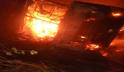 तेल से भरे टैंकर से टकरा गई यात्री बस, इस तरह पोटली में भरनी पड़ी जली हुई 53 लाशें