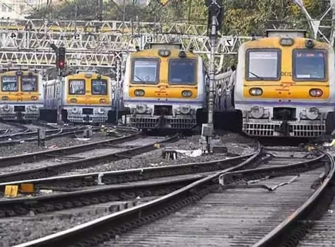 Mumbai Local Train: ১৫ অগাস্টেই লোকাল ট্রেন চালু মুম্বইয়ে, ভ্য়াকসিন নিলেই মিলবে পরিষেবা