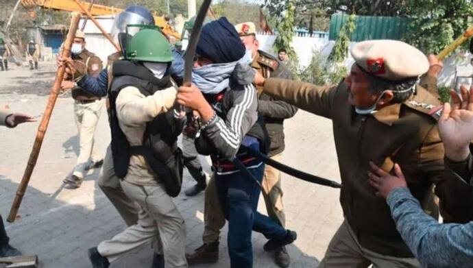 सिंघु बॉर्डर: SHO पर तलवार से हमला करने पर 44 आरोपी गिरफ्तार, जानें कैसे शुरू हुई थी दो पक्षों में झड़प