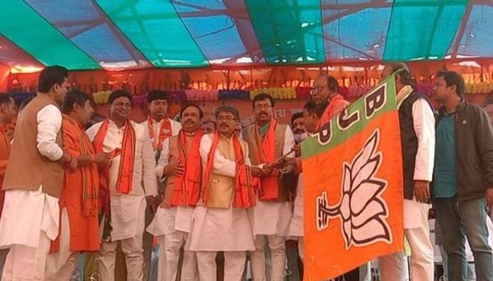 B-Team হতে চায় না BJP, আপাতত দল বদলে রাশ টানল গেরুয়া শিবির