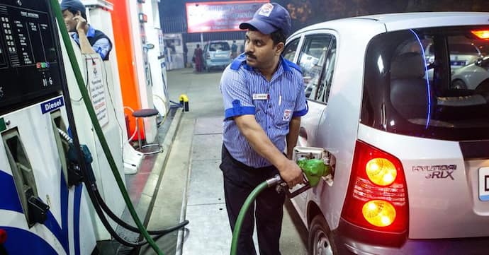Petrol-Diesel Price: উৎসবে লাগতার ৩  দিন জ্বালানীর দামে আগুন,  পেট্রোল পেরোল ১০৬-র গণ্ডি