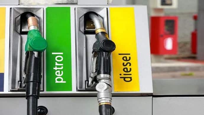 Petrol-Diesel Price: দশমীতেও চড়ল দর, পেট্রোল-ডিজেলের দামের ছ্যাঁকা ফের পকেটে