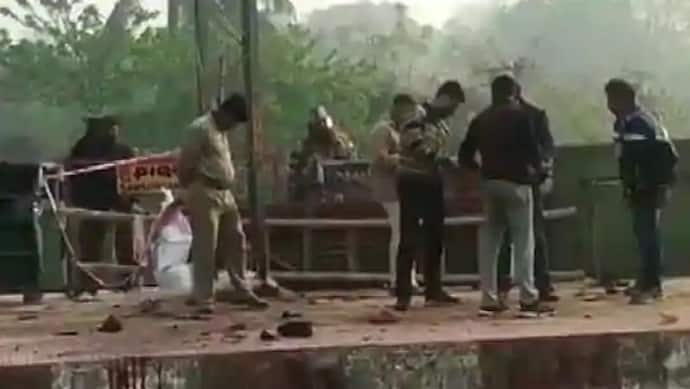 TMC में आंतरिक झगड़े की वजह से प. बंगाल में हुआ बम विस्फोट! रेलवे अधिकारियों ने किया बड़ा खुलासा
