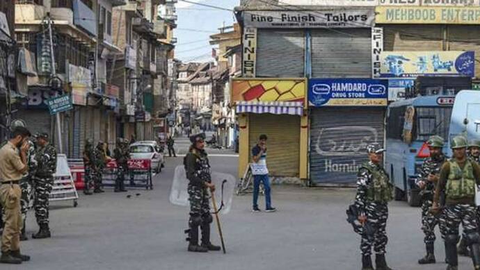 जम्मू कश्मीर: सुरक्षाबलों को बड़ी कामयाबी, अनंतनाग में चार आतंकी ढेर