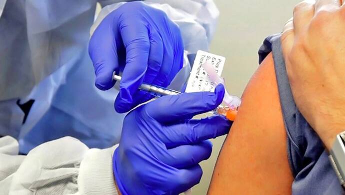 Vaccination: महाराष्ट्र में 26 % तो दिल्ली 31% सीनियर सिटीजन्स को वैक्सीन, लद्दाख 85% के साथ टाॅप पर