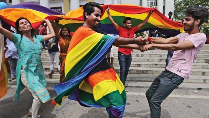 समलैंगिकों का साथ रहना फैमिली नहीं....सेम सेक्स मैरिज का केंद्र सरकार ने किया विरोध