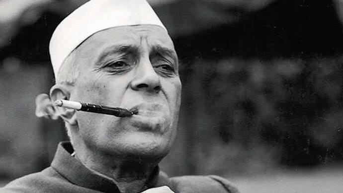 किस्सा: राजभवन में नहीं थी नेहरू की पसंदीदा सिगरेट, मंगवाने के लिए भोपाल से विमान भेजा गया था इंदौर