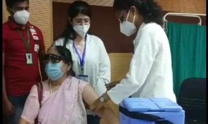 राजस्थान में 72 साल की महिला को लगा पहला टीका,कहा-पहले डर लगता था, PM को देख हिम्मत आई..Thanks मोदीजी