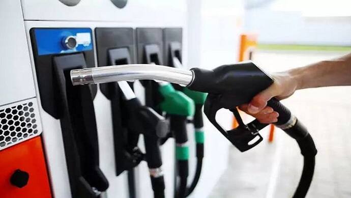 Petrol Diesel Price Today, 15 March 2022: एक हफ्ते में 28 फीसदी टूटा कच्चा तेल, जानिए  कितने हुए फ्यूल प्राइस