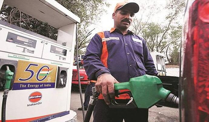 Indian Oil ने लॉन्च किया सबसे महंगा पेट्रोल,  इस ख़ास कारण से 160 रु लीटर खरीद रहे लोग