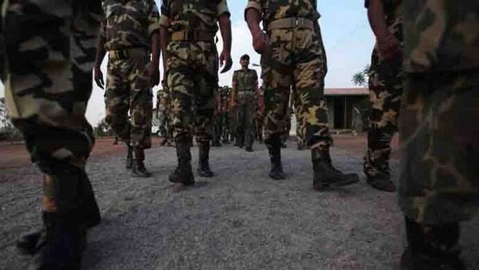 गढ़चिरौली : नक्सलियों से मुठभेड़ में कमांडो शहीद, फंसे जवानों को निकालने के लिए IAF से मांगी गई मदद