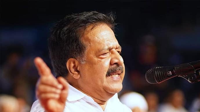 Kerala Election:  मुख्यमंत्री ने मीडिया के सामने खोला था योजनाओं का पुलंदा, विपक्ष के नेता ने कर दी शिकायत