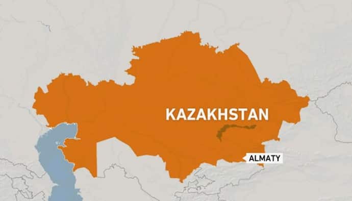 कजाकिस्तान: लैंडिंग के वक्त आसमान में ही आग का गोला बन गया मिलिट्री प्लेन, 4 की मौत, 2 घायल