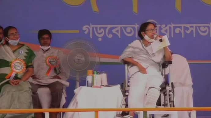 Bengal election: रैली में दहाड़ी ममता बनर्जी-मैं एक बाघ की तरह हूं और मैं अपना सिर नहीं झुकाऊंगी
