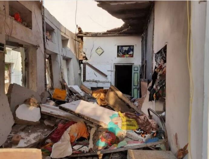 चित्तौड़गढ़ में गैस सिलेंडर फटने से धमाका, मकान की छत ढही, सो रहे एक परिवार के 3 लोगों की मौत, 4 गंभीर