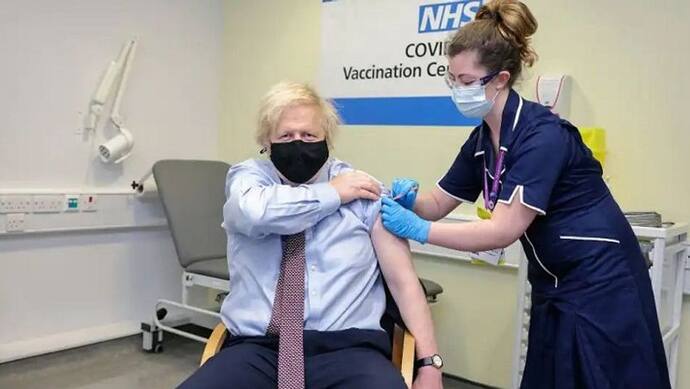 ब्रिटेन के प्रधानमंत्री बोरिस जॉनसन ने लगवाया कोविड का एस्ट्राजेनेका वैक्सीन, बताया पूरी तरह सुरक्षित