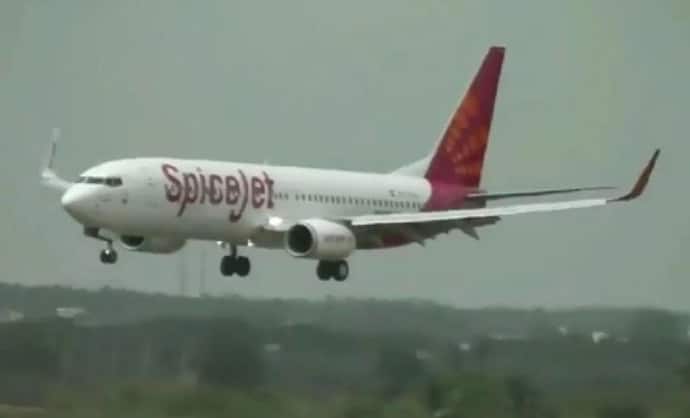 5000 फीट की ऊंचाई पर SpiceJet फ्लाइट में धुंआ, दिल्ली में इमरजेंसी लैंडिंग-2 वीक में 5वीं घटना